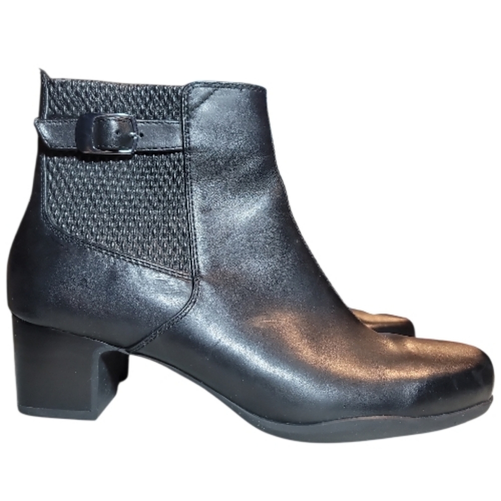 Clarks Artisan Black Leather Ankle Boots Woven Panel Buckle Detail Size 10W
